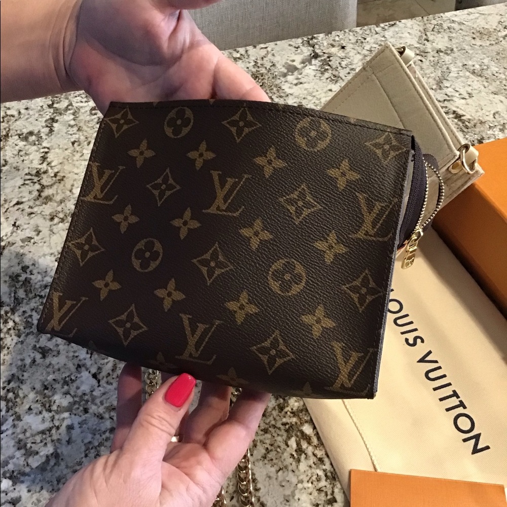 LAST DAY!! BRAND NEW AUTH LV Toiletry 19+ EXTRAS